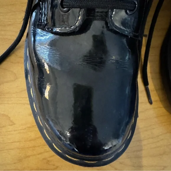 1460 Glossy Black Dr. Martens- Size US 8 - Picture 5 of 13